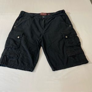 LAZER/CO. MENS CARGO SHORTS, SIZE 36, GOOD PREOWNED CONDITION, BLACK